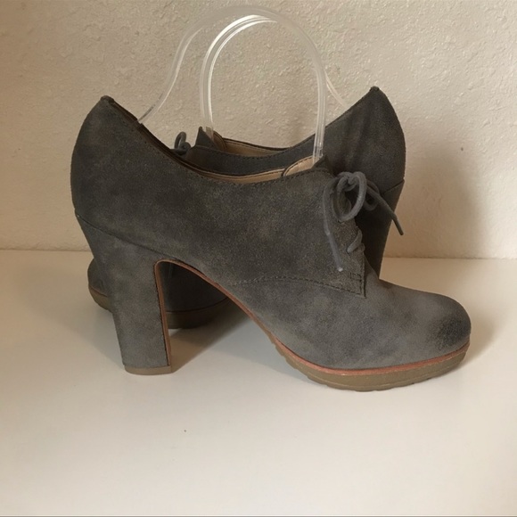 Ann Taylor booties - Picture 3 of 4